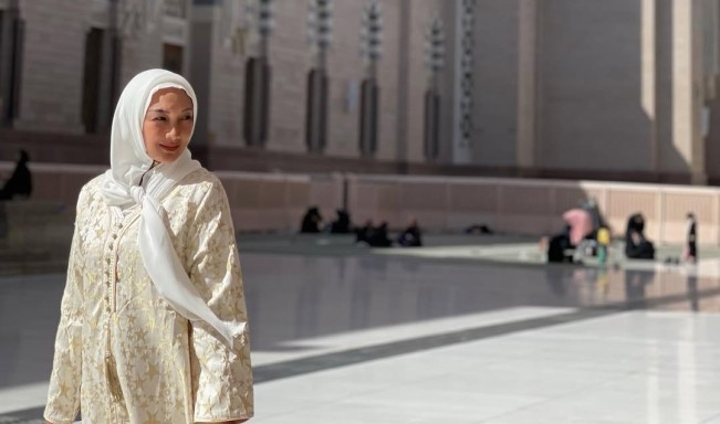 Tata Cahyani masih memiliki garis keturunan bangsawan Pura Mangkunegaran. [Instagram @tatacahyani]